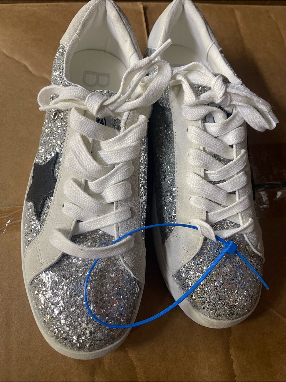 NWOB Beach 🏖️ By Matisse Melody Glitter Sparkle Star Low-Top Sneakers size 8 - Picture 4 of 5